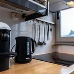 Central Cosy Studio With Sunny Balcony