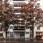 Central Cosy Studio With Sunny Balcony